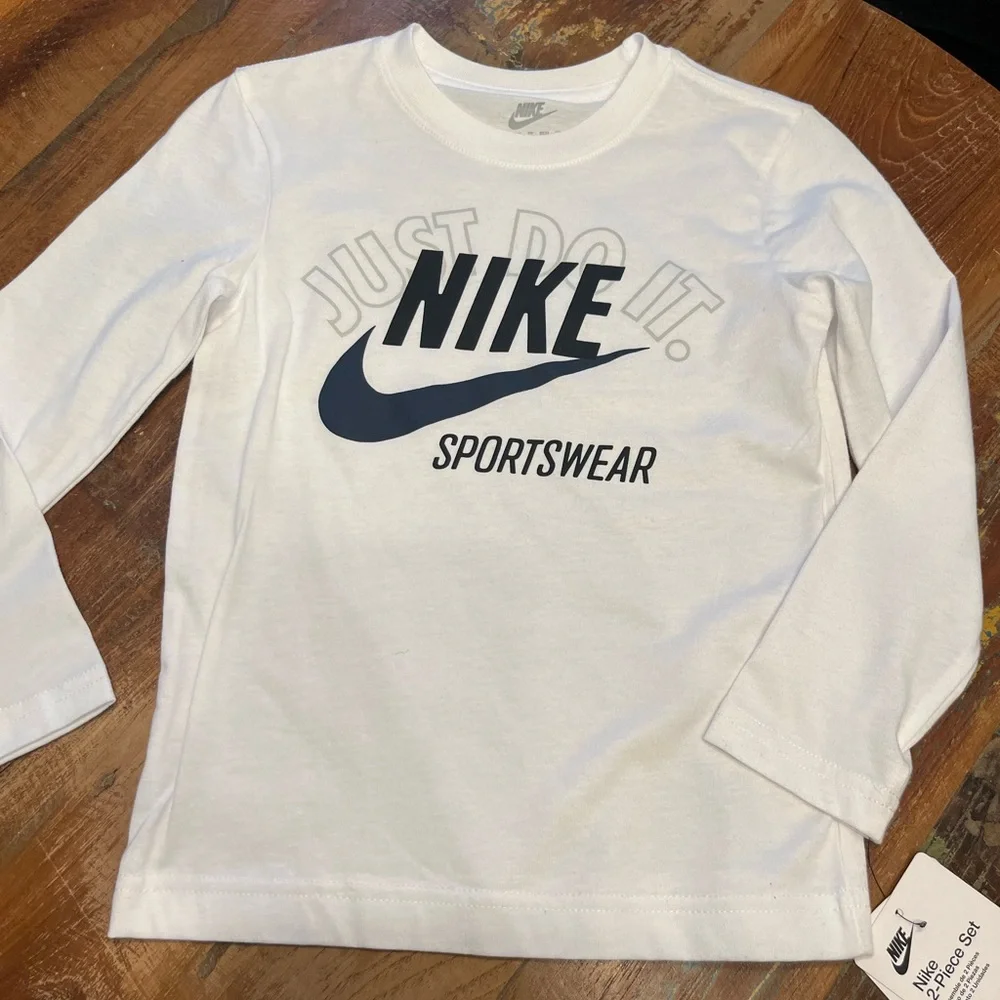NWT Nike Kids 2 Piece Set